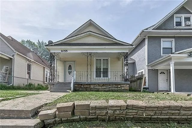 Building Photo - 1055 Ann Ave