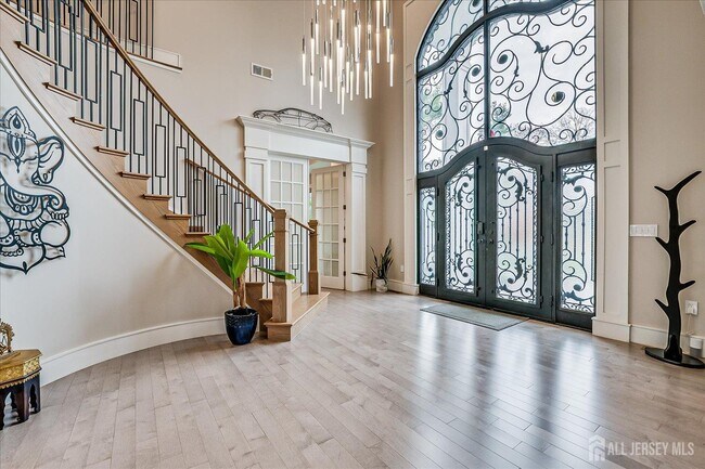 Building Photo - 3979 Park Ave