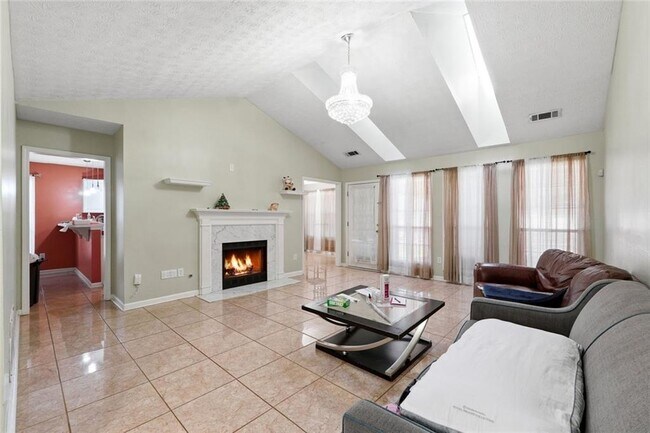 Building Photo - 2833 Loral Pines Dr NW