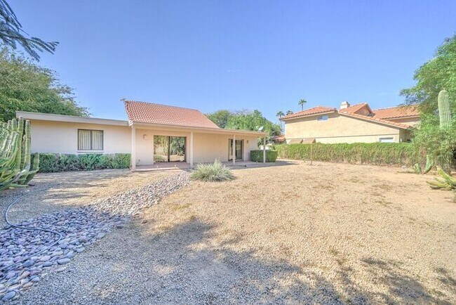 Building Photo - COMING SOON! Recently Remodeled Scottsdale...