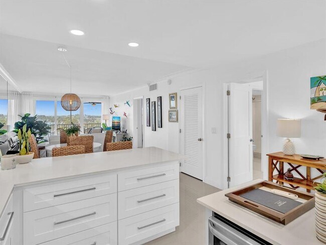 Building Photo - 3100 S Ocean Blvd