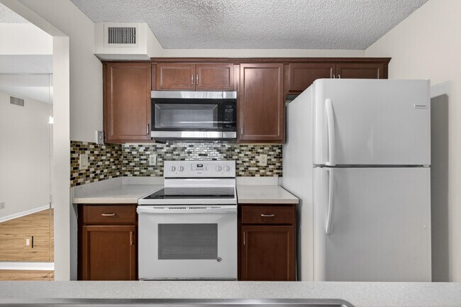 Building Photo - 2512 SE Anchorage Cove