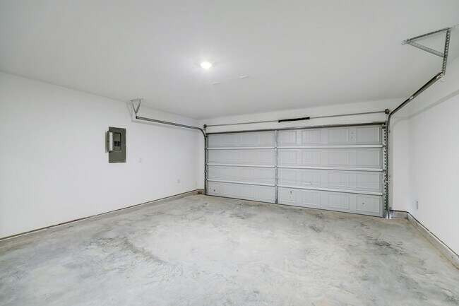 Building Photo - 8907 Estes Lks Dr