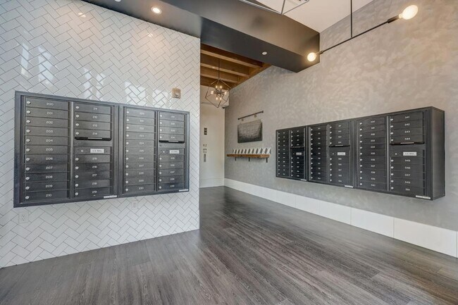 Building Photo - 334 Santana Row
