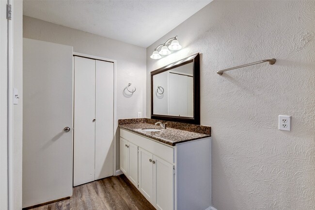 Building Photo - 17419 Ranch Country Rd