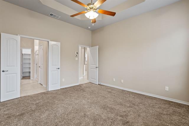Building Photo - 2104 Lake Cliff Dr