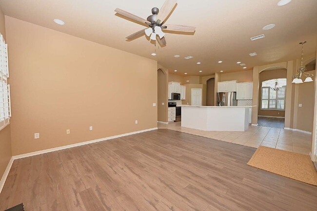 Building Photo - 2618 High Ridge Dr