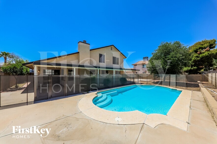 Building Photo - 7418 W Cameron Dr