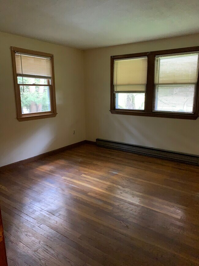 Building Photo - 7 Overlook Ave