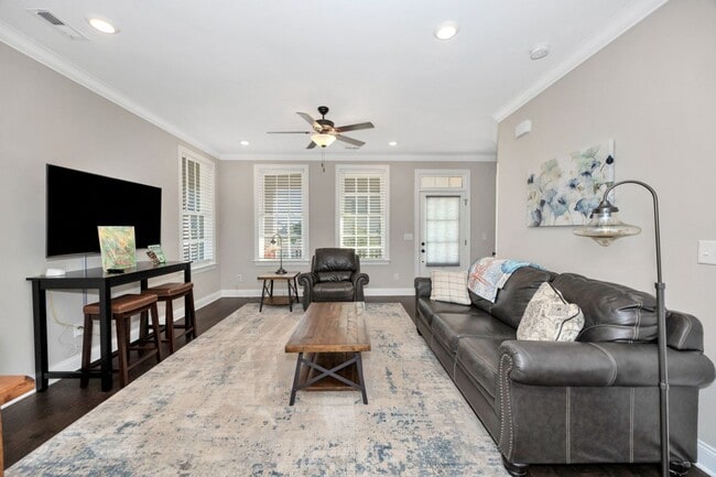 Building Photo - Fully Furnished 3 Bedroom Home Near Toyota Field & Redstone Arsenal