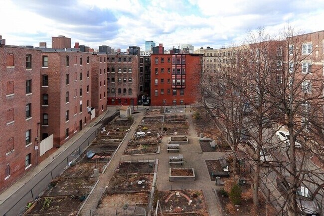 Building Photo - 50 Symphony Rd