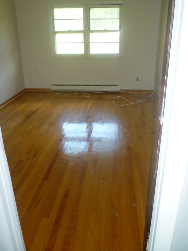 Building Photo - 15 Donna Dr