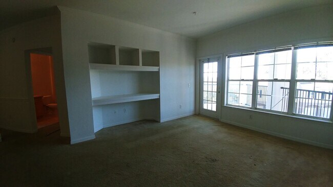 Building Photo - Stylish 2 Bed, 2 Bath Corner Unit in Gated...