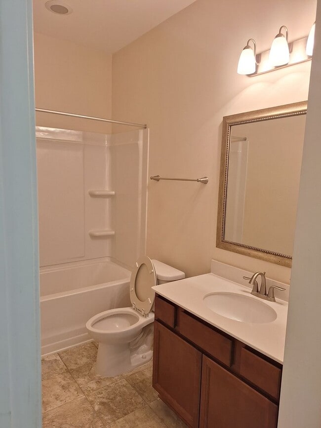 Building Photo - Superb Home Located in the Catawba Hills Neighborhood!