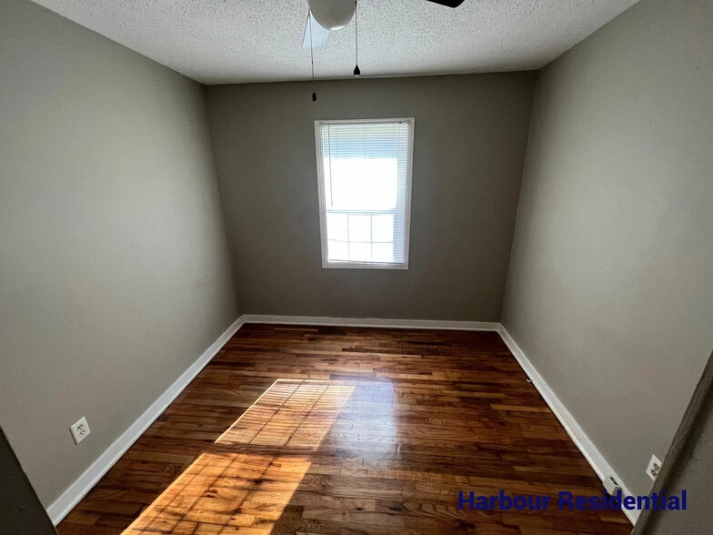 Building Photo - 3304 Anson Ct