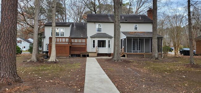 Building Photo - Beautifully Updated Running Man Home