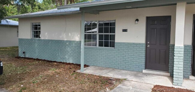 Building Photo - 2578 Seneca Ave