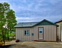 Building Photo - STUDIO COUNTRY HOUSE WITH PASTORAL SUNSET VIEW