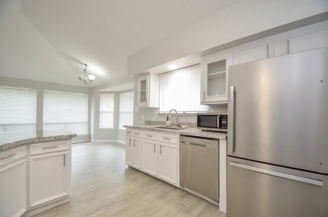 Building Photo - 2607 Harvest Moon Dr