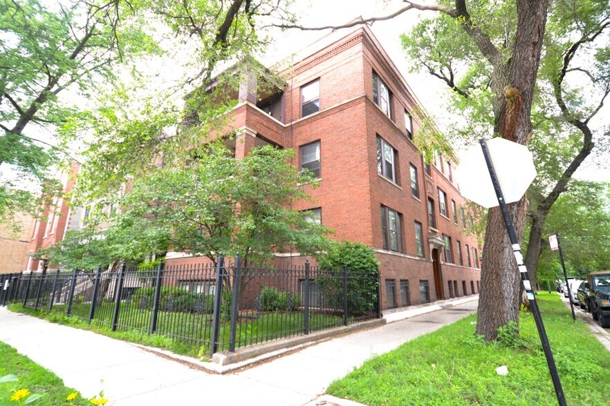 Building Photo - 3610 N Bosworth Ave