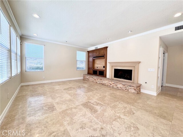 Building Photo - 5 Golden Bear Ct
