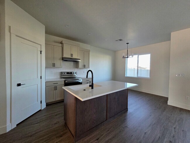 Building Photo - 4621 Highgarden Wy