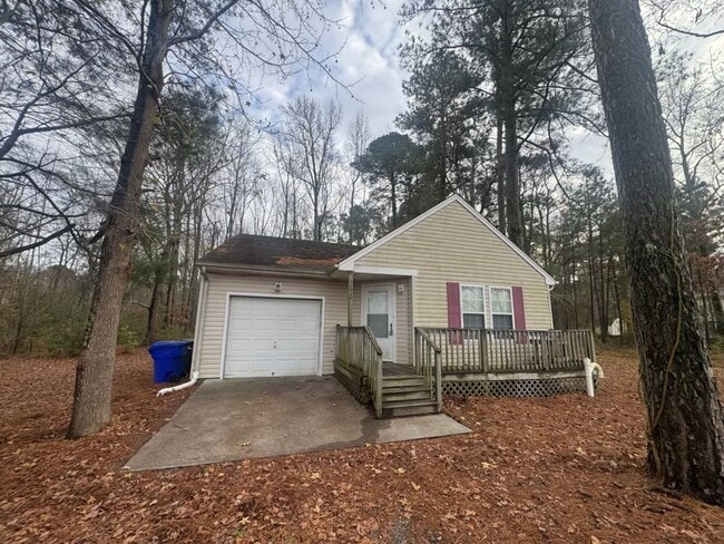 Primary Photo - Cozy Private Living in Suffolk