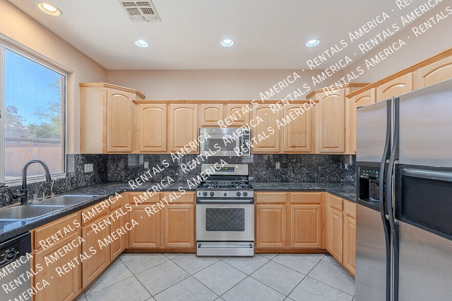 Building Photo - 20277 N 68th Dr
