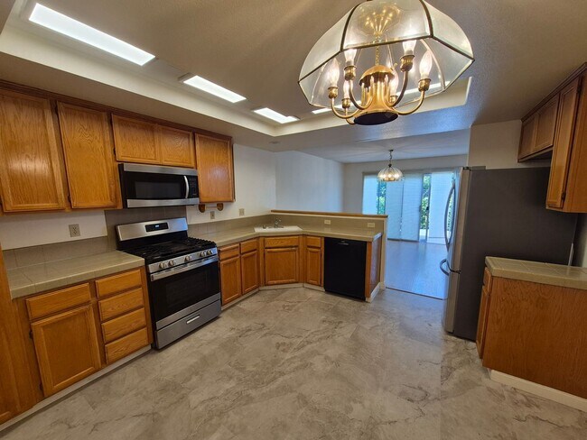 Building Photo - Charming Townhome in Prime San Ramon Location