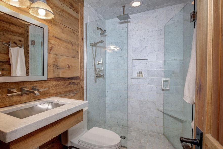 Building Photo - 7 Cabin Hollow Dr