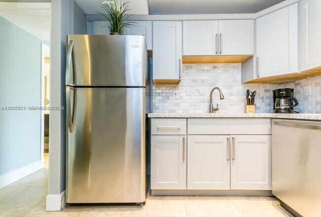 Building Photo - 17620 Atlantic Blvd