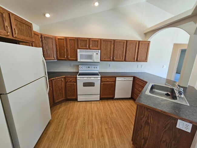 Building Photo - Beautiful Home In Greenacres