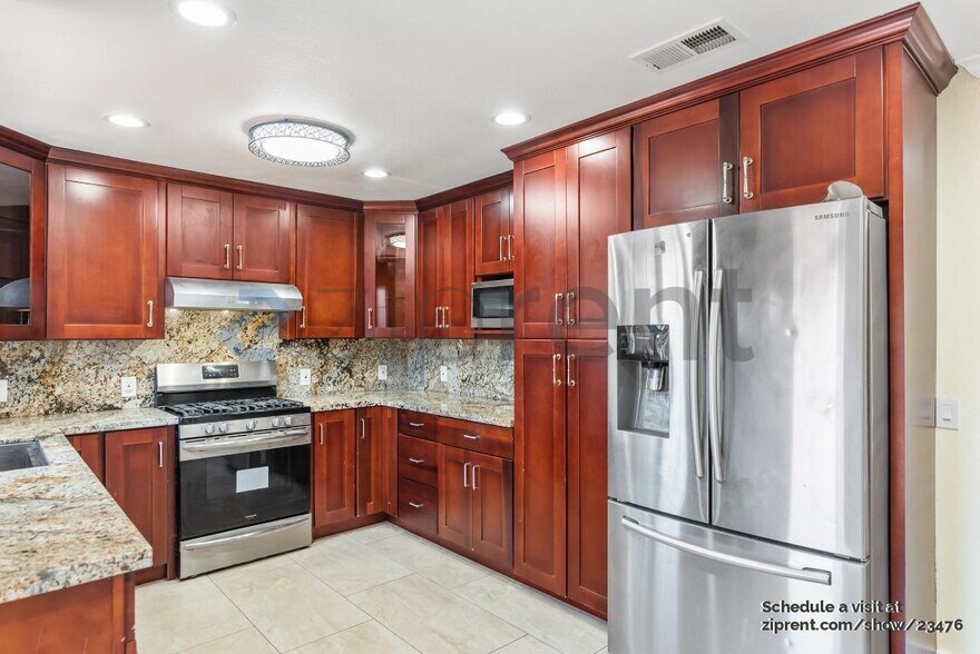 Building Photo - 1656 Messina Dr