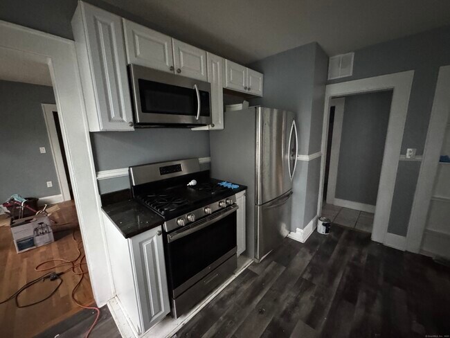 Building Photo - 65-67-67 Palm St