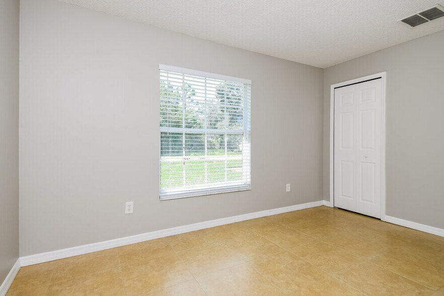 Building Photo - 653 Cotulla Dr