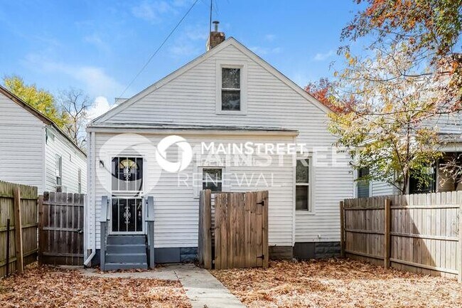 Building Photo - 4 Bedroom Pet-Friendly Home in Louisville,...