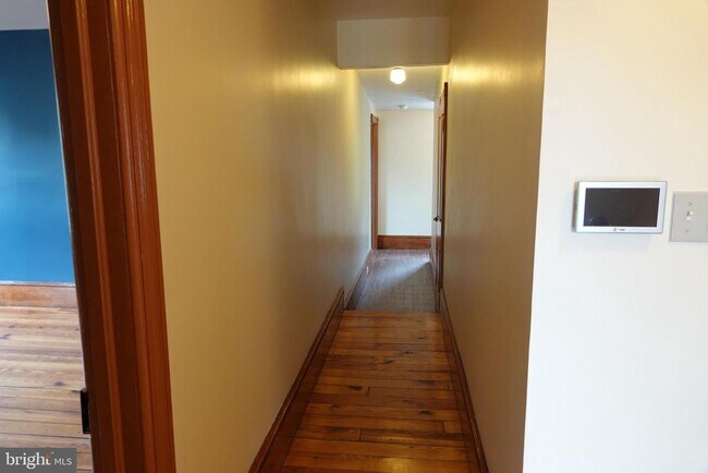 Building Photo - 36 Hart Ave