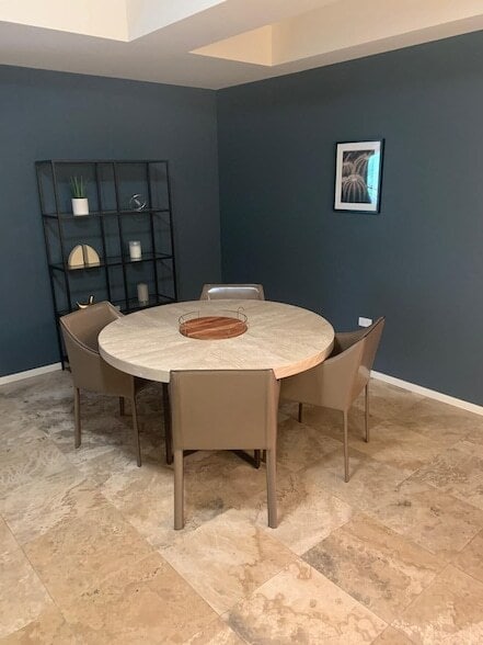 Building Photo - 7117 E Rancho Vista Dr