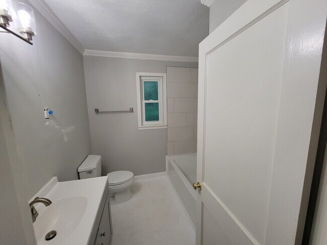 Building Photo - 7750 Mahoney Rd