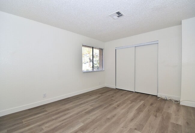 Building Photo - Charming  2 Bed 2 Bath Home at Desert Shores!