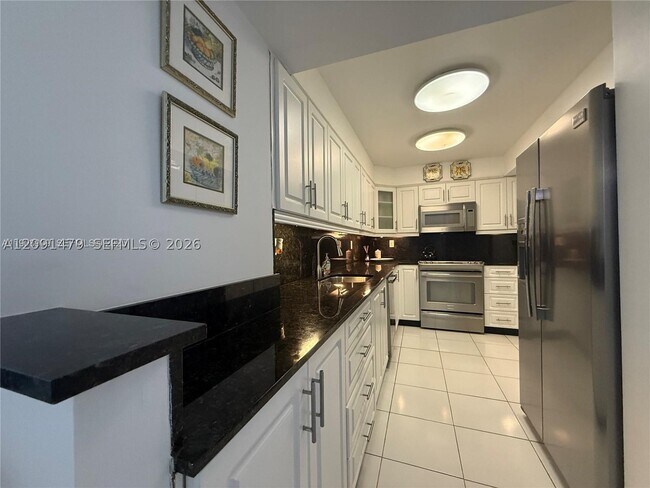 Building Photo - 9511 Collins Ave