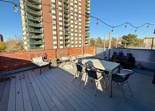 Building Photo - 1130 Pennsylvania St