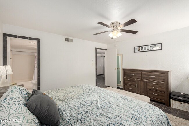 Building Photo - 18811 N 19th Ave