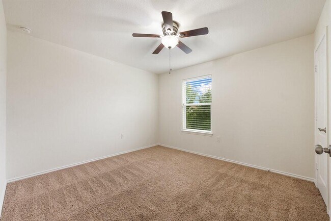 Building Photo - 10909 Helms Deep Dr