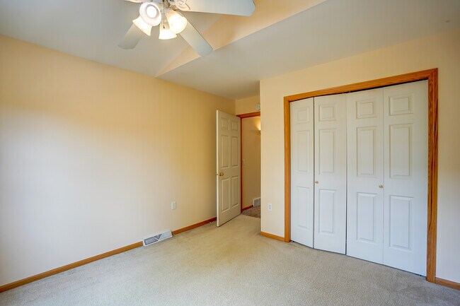 Building Photo - 1813 Carns Dr