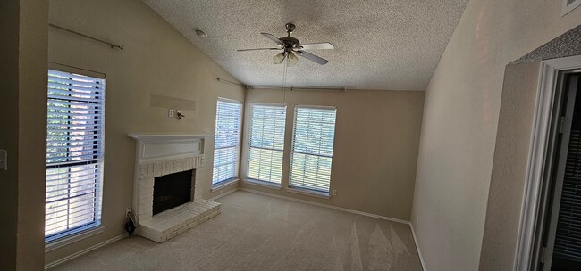 Building Photo - 3101 Townbluff Dr