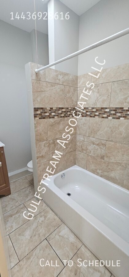 Building Photo - 444 N Robinson St