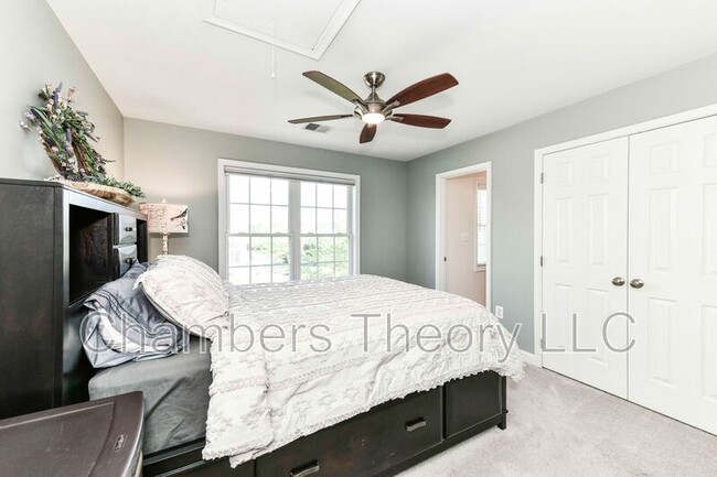 Building Photo - 25798 S Village Dr