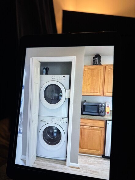 Building Photo - 75 S Maiden St