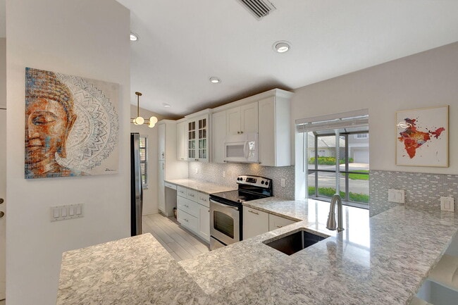 Building Photo - 15 Admirals Ct